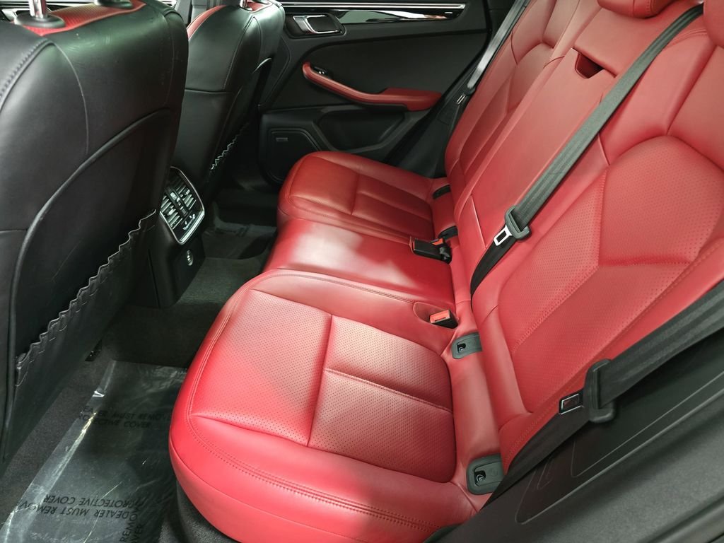 Used 2018  Porsche  image 24