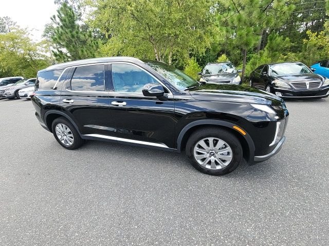 Used 2025 Black Hyundai SEL image 17