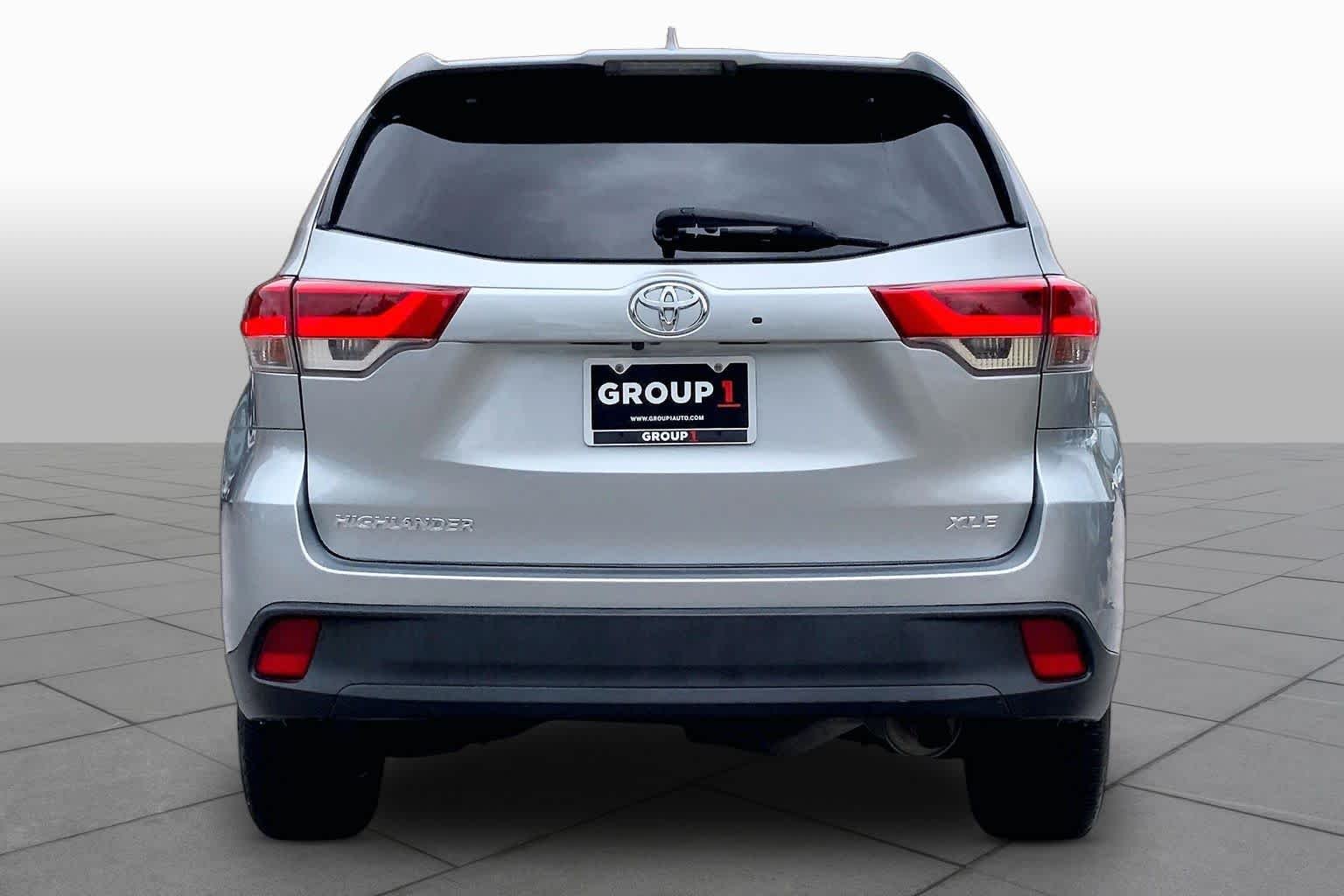 Used 2019 Celestial Silver Metallic Toyota XLE image 5