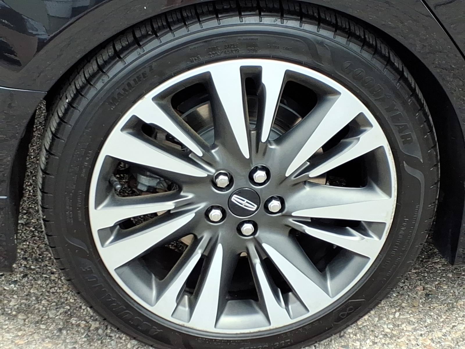 Used 2019 Infinite Black Metallic Lincoln Reserve II image 24