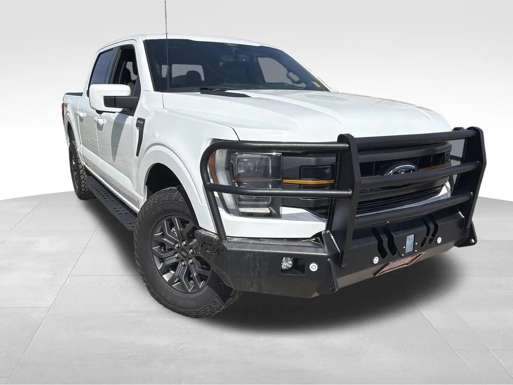Used 2022 Oxford White Ford XL image 1