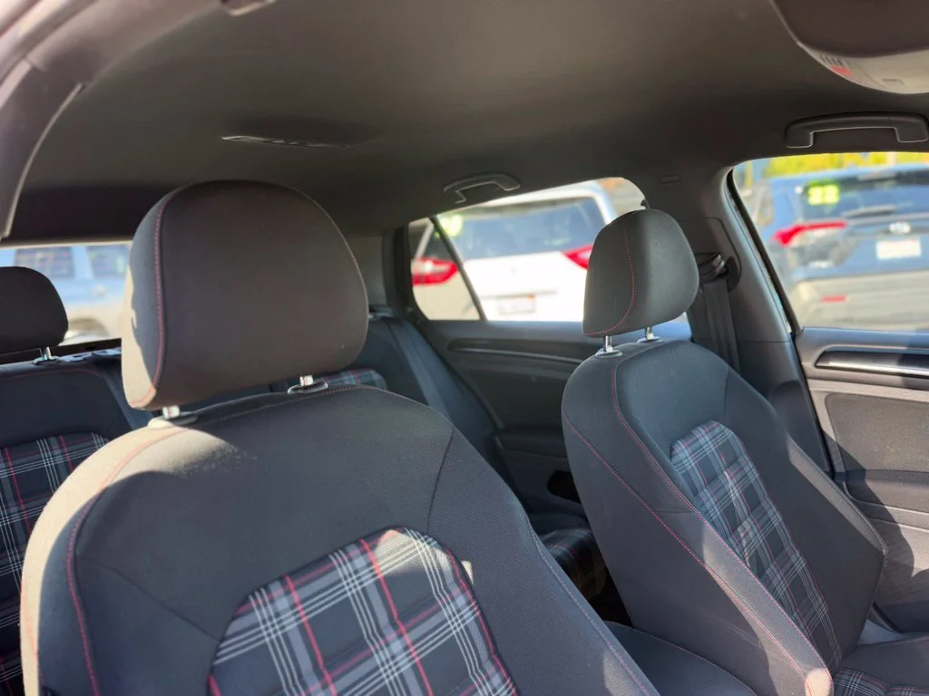 Used 2017 Black Volkswagen S image 15