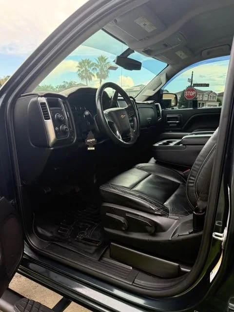 Used 2018  Chevrolet LT image 12