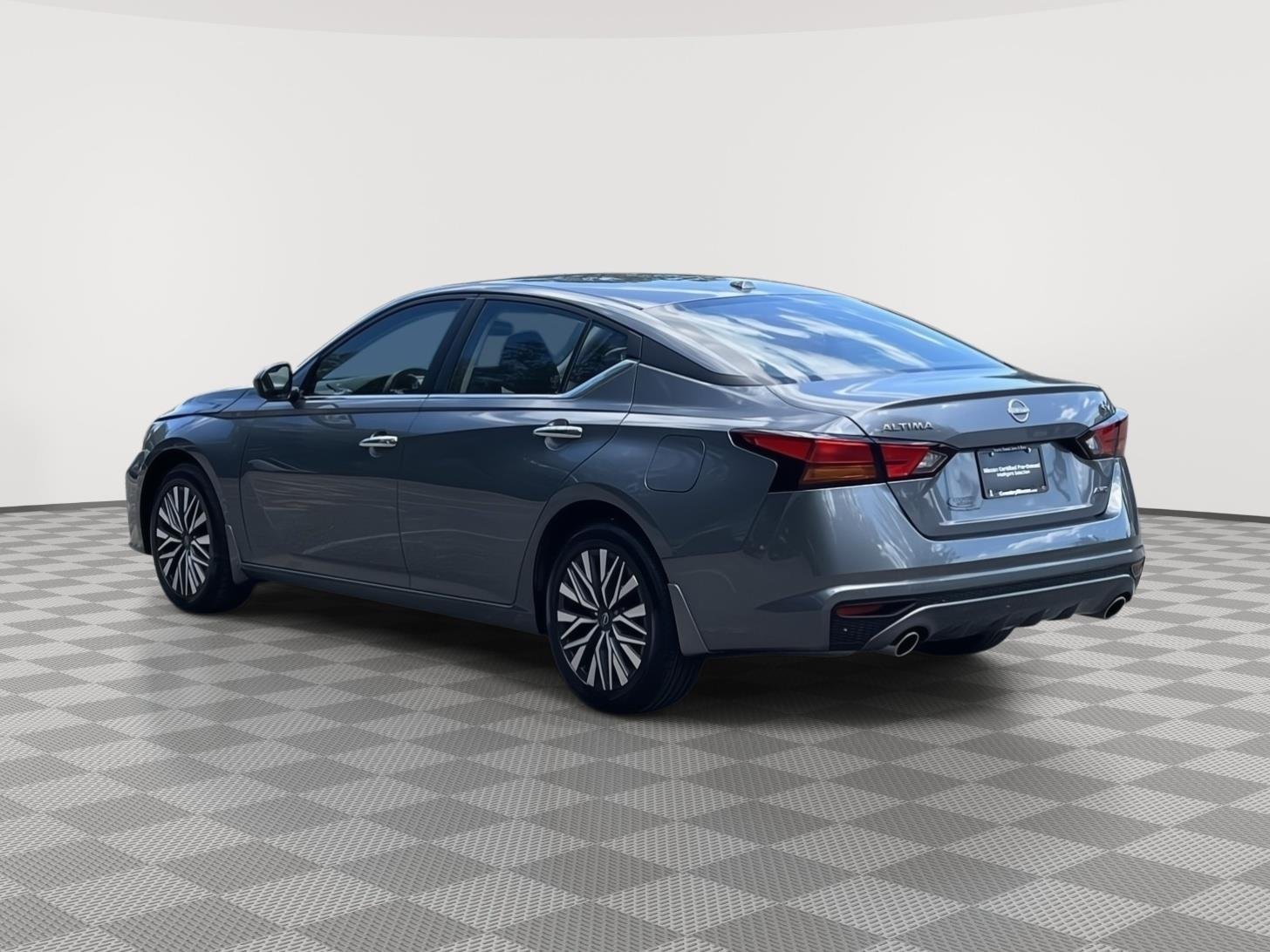 Used 2024 Gun Metallic Nissan 2.5 SV image 7