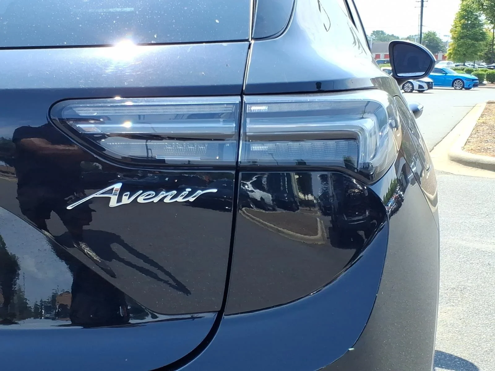 Used 2023 Ebony Twilight Metallic Buick Avenir image 19