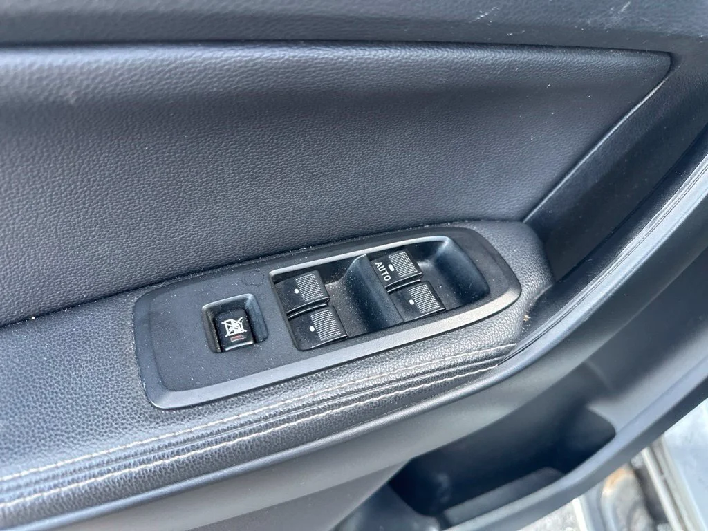 Used 2020 Silver Ford Lariat image 17