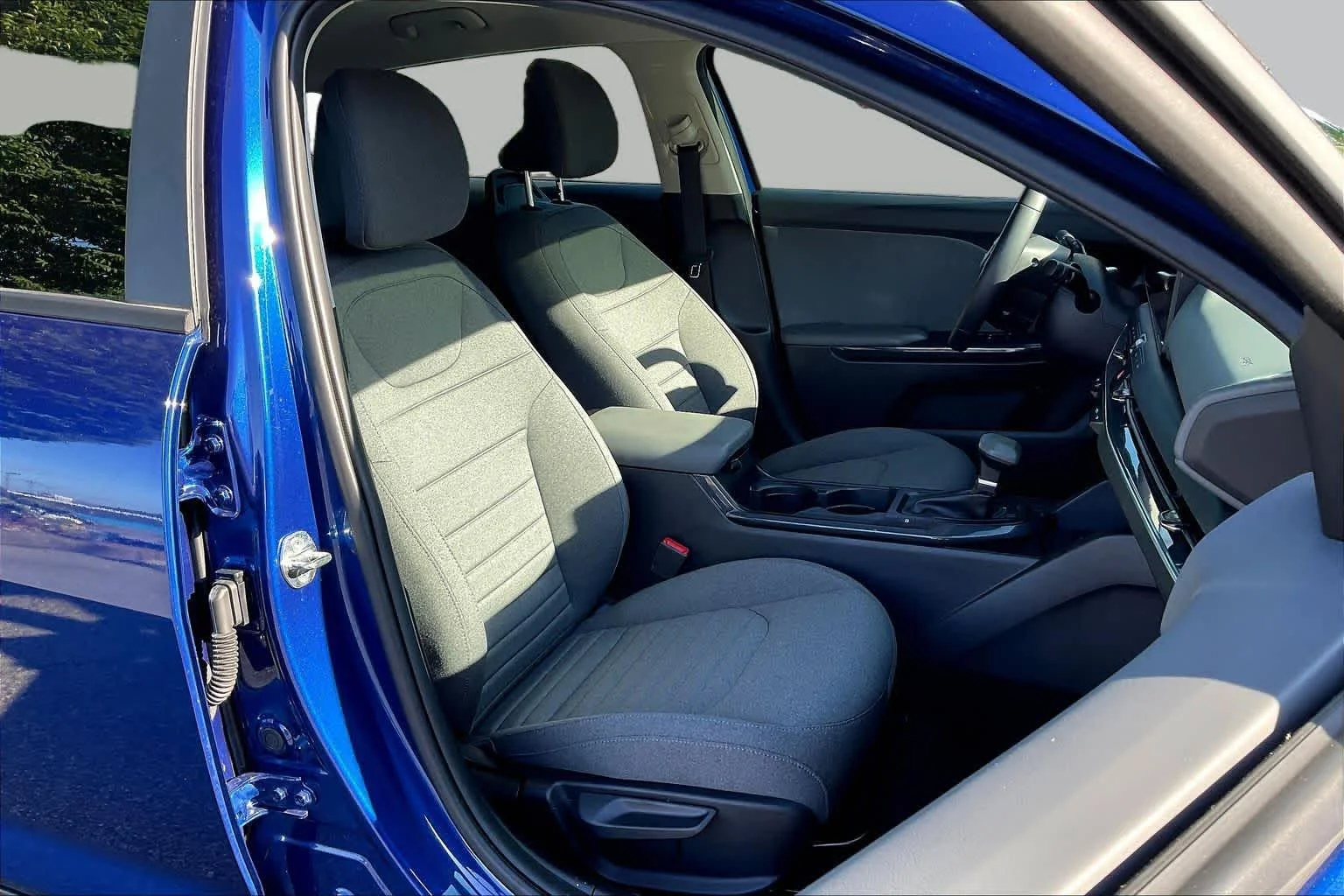 Used 2025 Deep Sea Blue Kia EX image 9