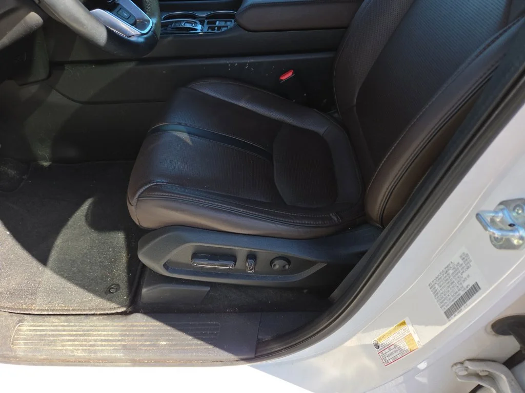 Used 2023 White Honda Elite image 13