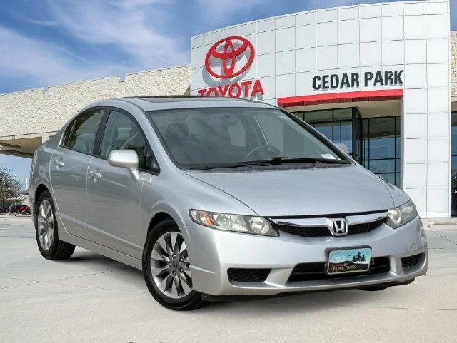 Used 2009 Alabaster Silver Metallic Honda EX-L image 1