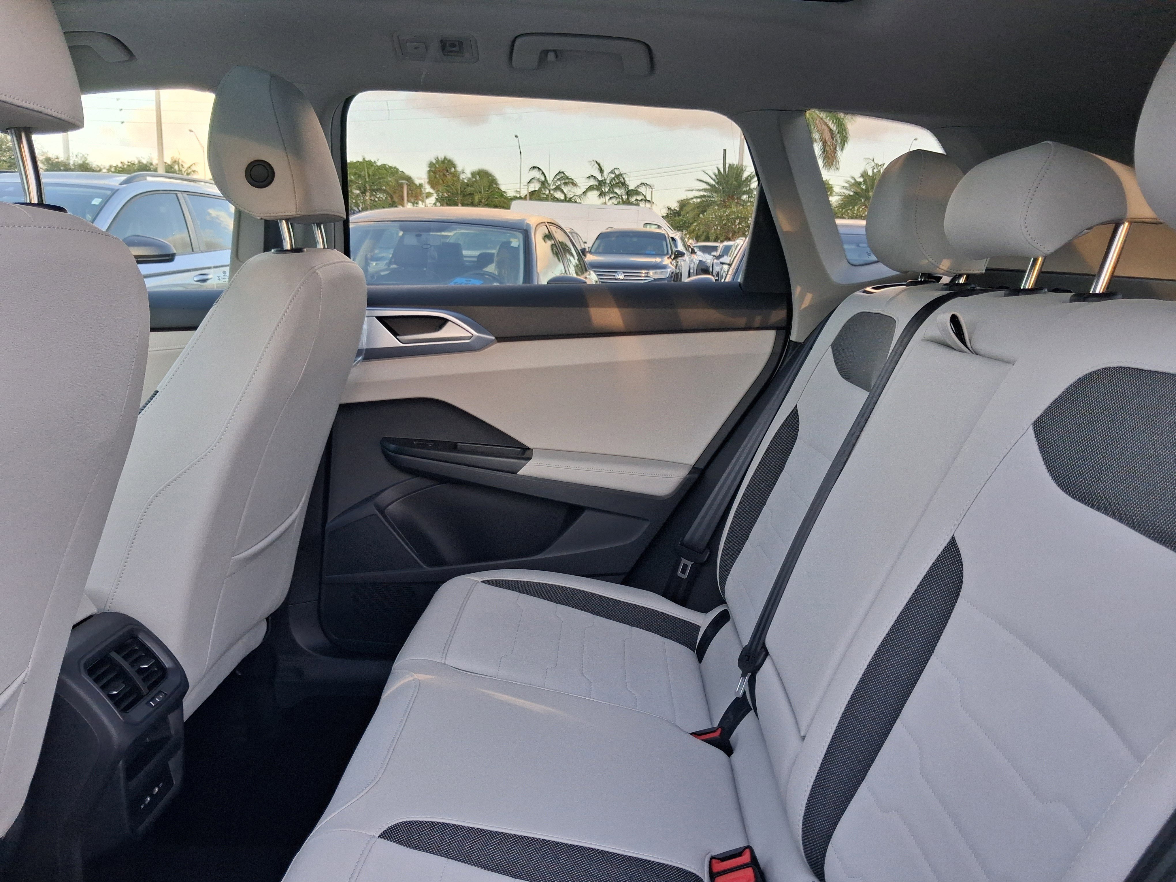 New 2026 White Volkswagen 1.5T SE image 5