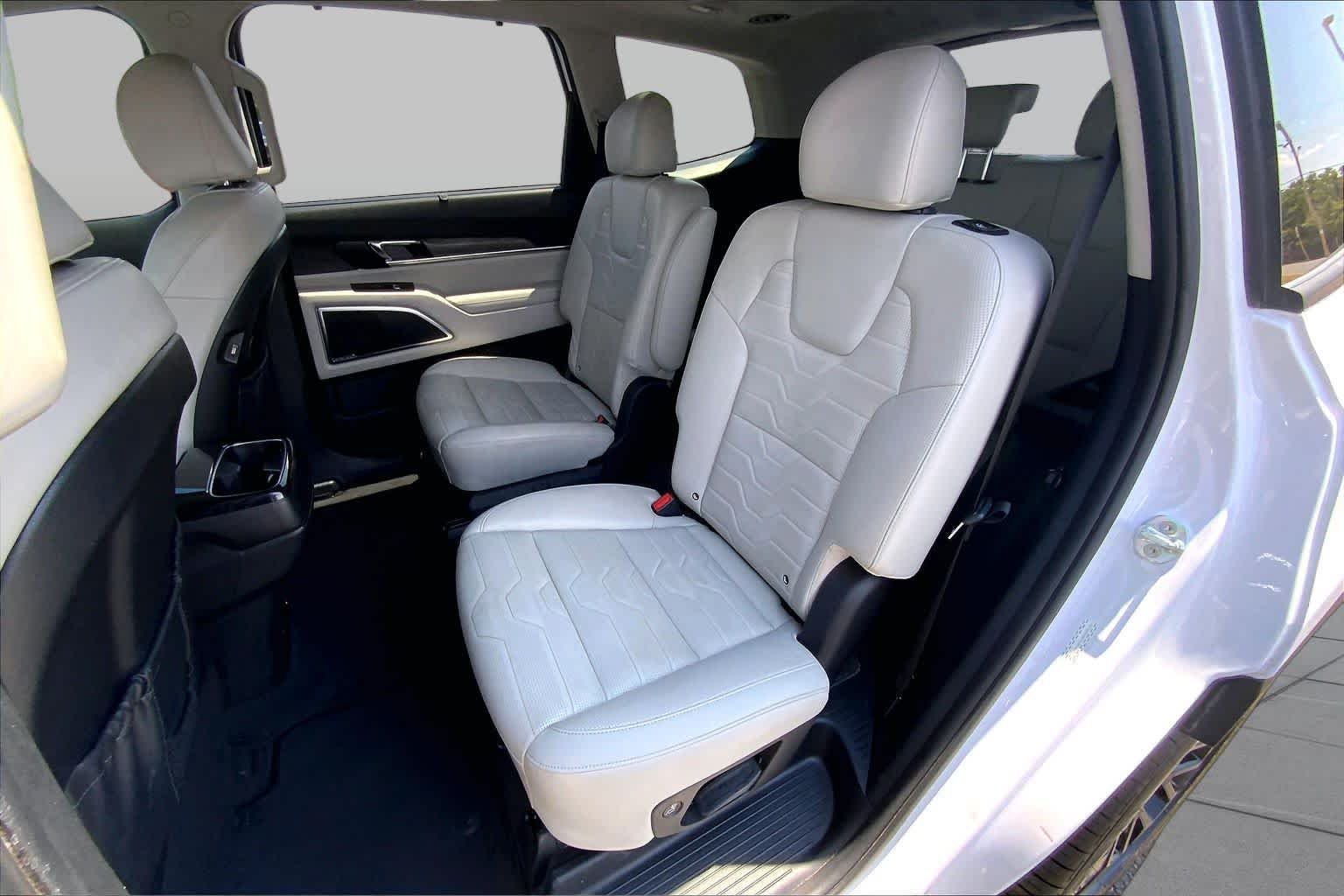 Used 2022 Glacial White Pearl Kia SX image 21