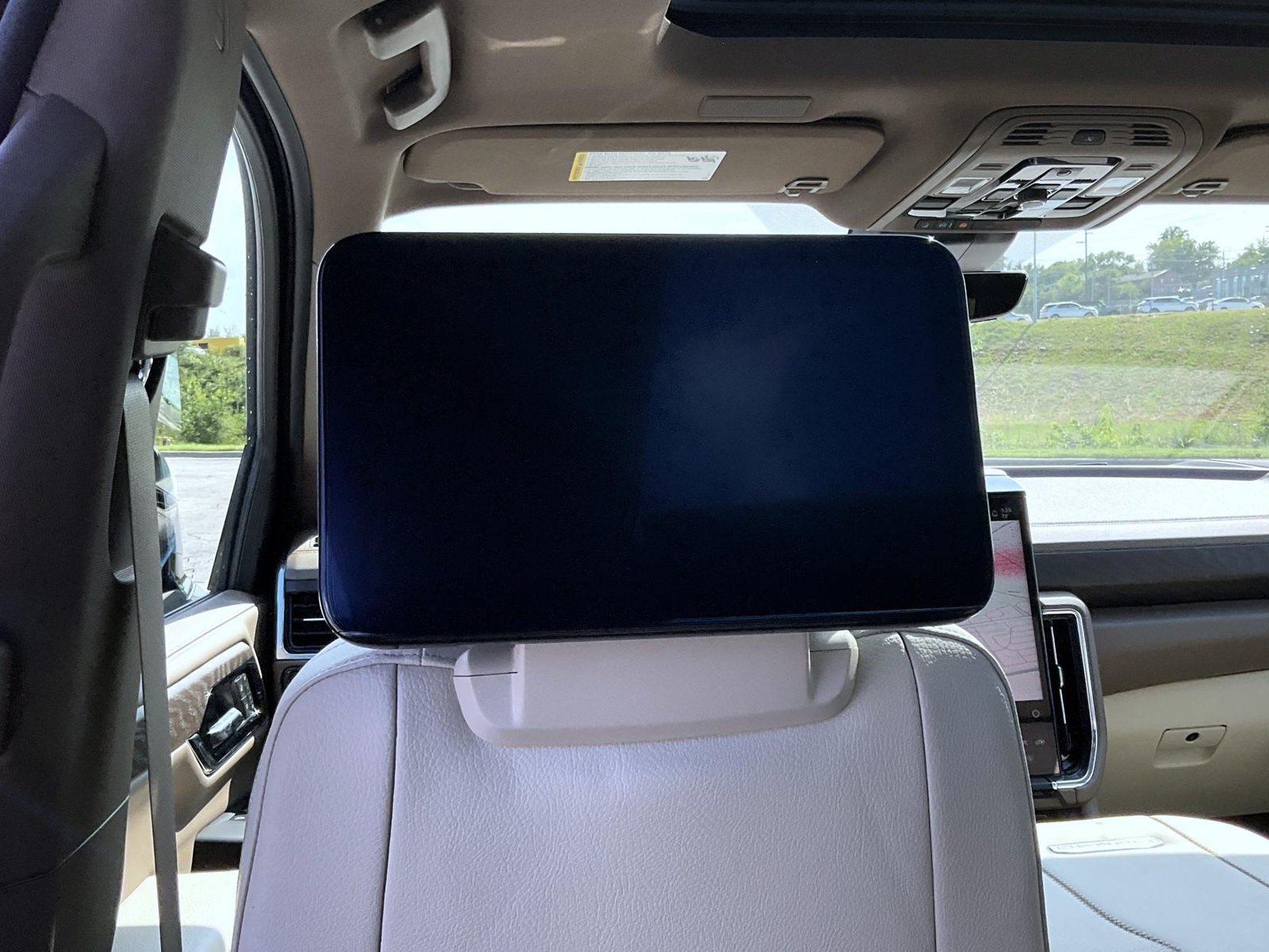 2026 GMC Yukon XL Denali - Photo 21