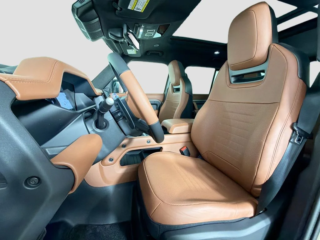 New 2026 Petra Copper Land Rover  OCTA image 22