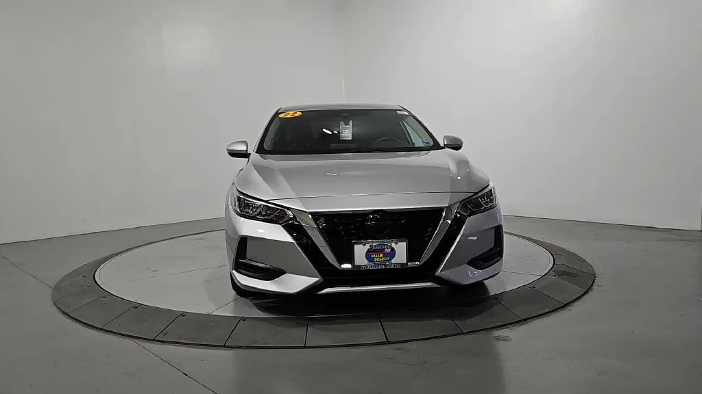 Used 2022 Silver Nissan SV image 9