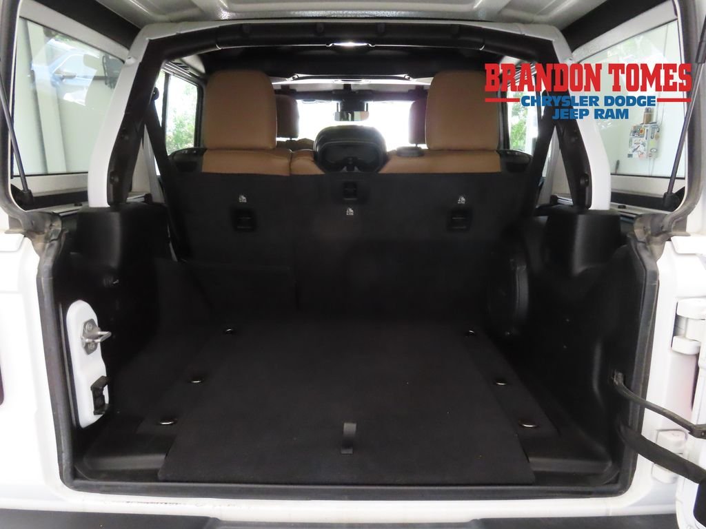 Used 2021 White Jeep Unlimited Rubicon image 22