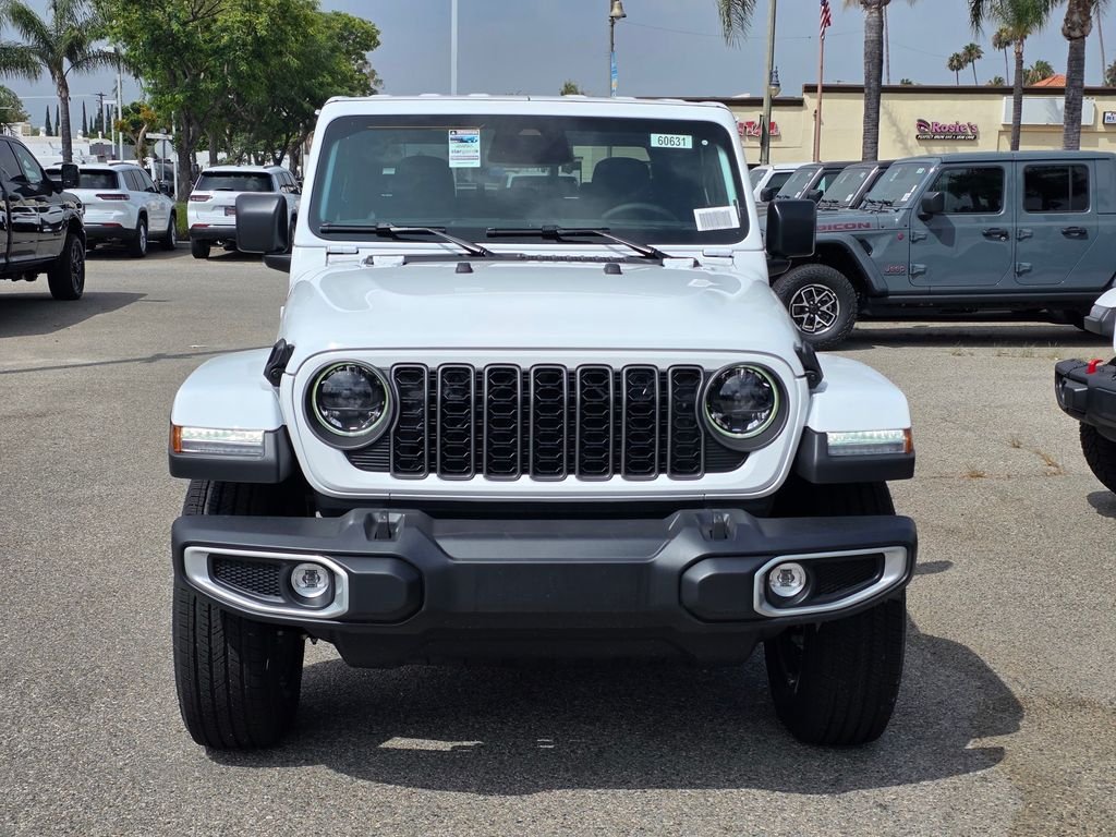 New 2026 Bright White Clear-Coat Exterior Paint Jeep Sahara image 2
