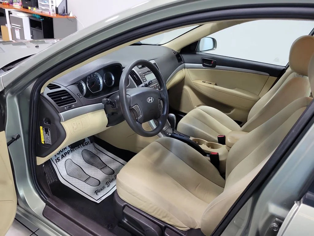 Used 2010 Beige Hyundai GLS image 26