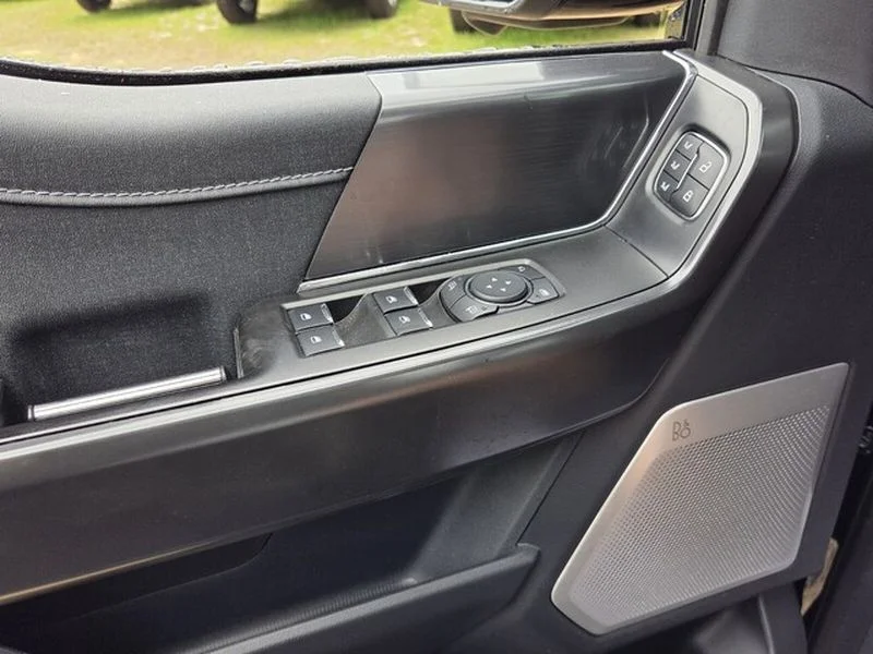 Used 2024 Agate Black Metallic Ford LARIAT image 29