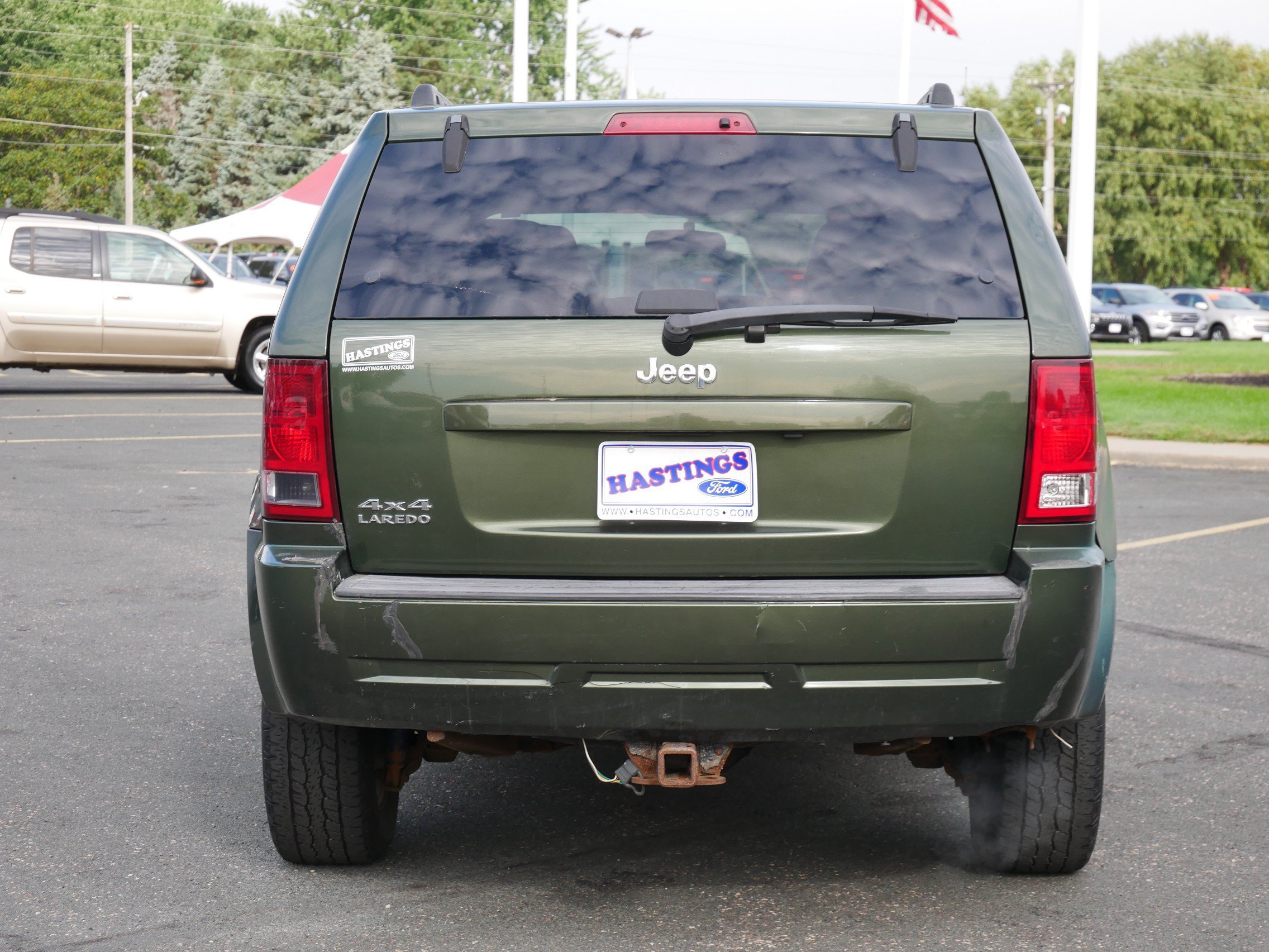Used 2007 Jeep Green Metallic Jeep Laredo image 4