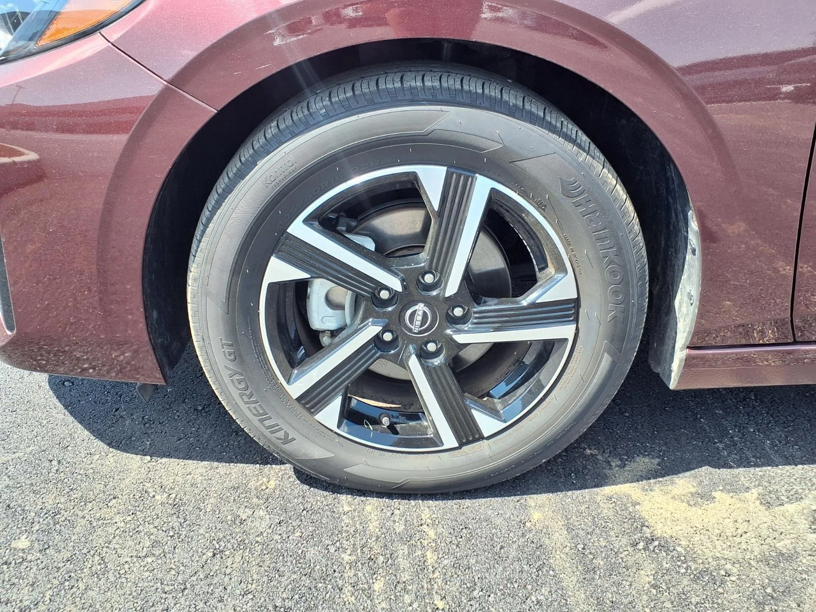 Used 2025 Rosewood Metallic Nissan SV image 17