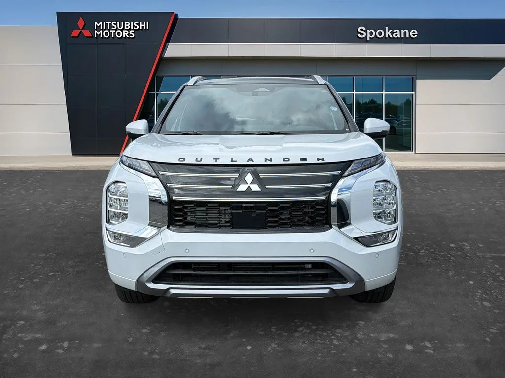 New 2026 White Diamond Mitsubishi SEL image 2
