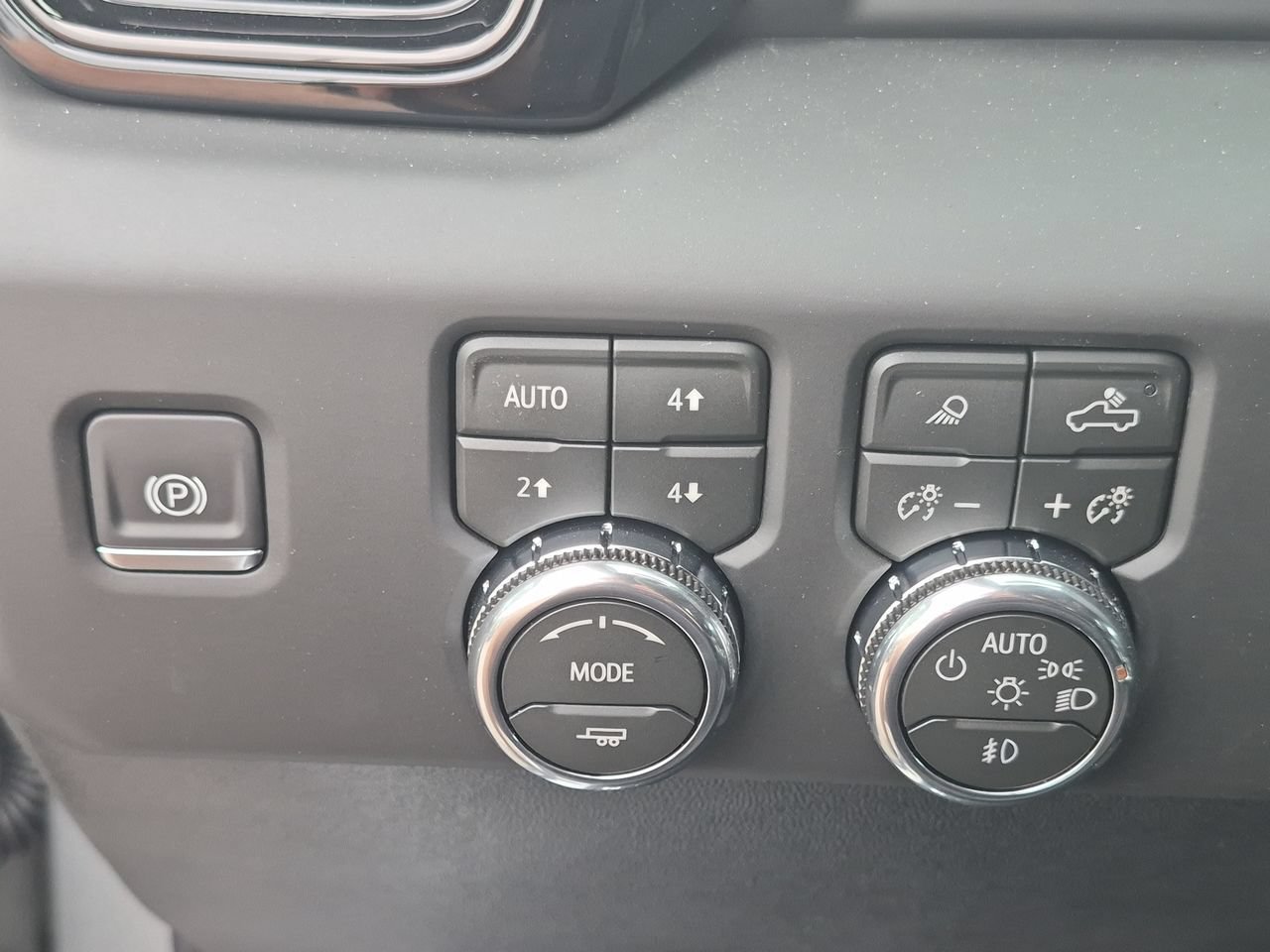 2026 GMC Sierra 2500HD AT4 - Photo 18