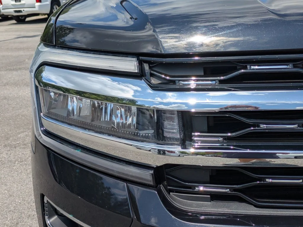 Used 2023 Black Ford Limited image 10