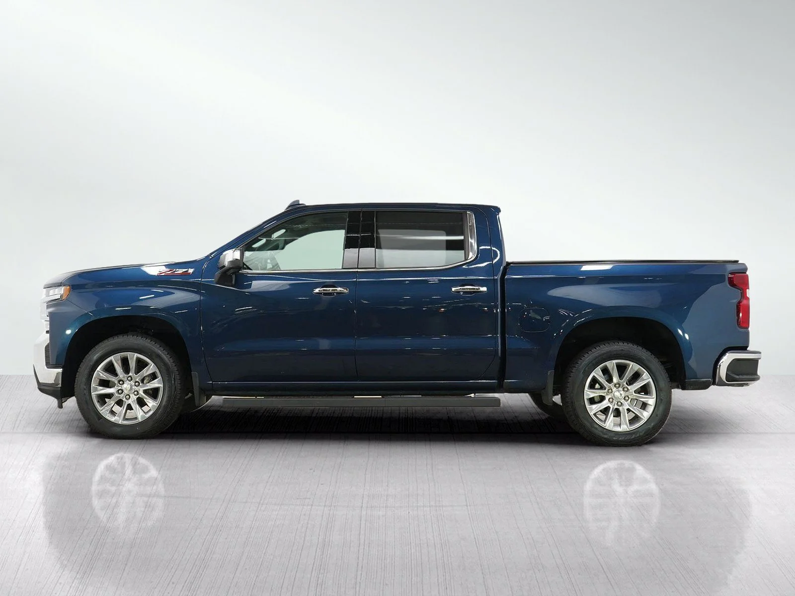 Used 2022 Chevrolet Silverado 1500 Limited LTZ with VIN 3GCUYGET6NG201135 for sale in Wayzata, Minnesota