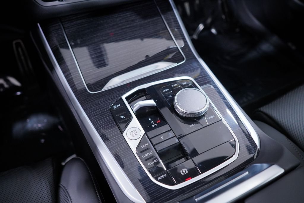 New 2026 Alpine White BMW sDrive40i image 11