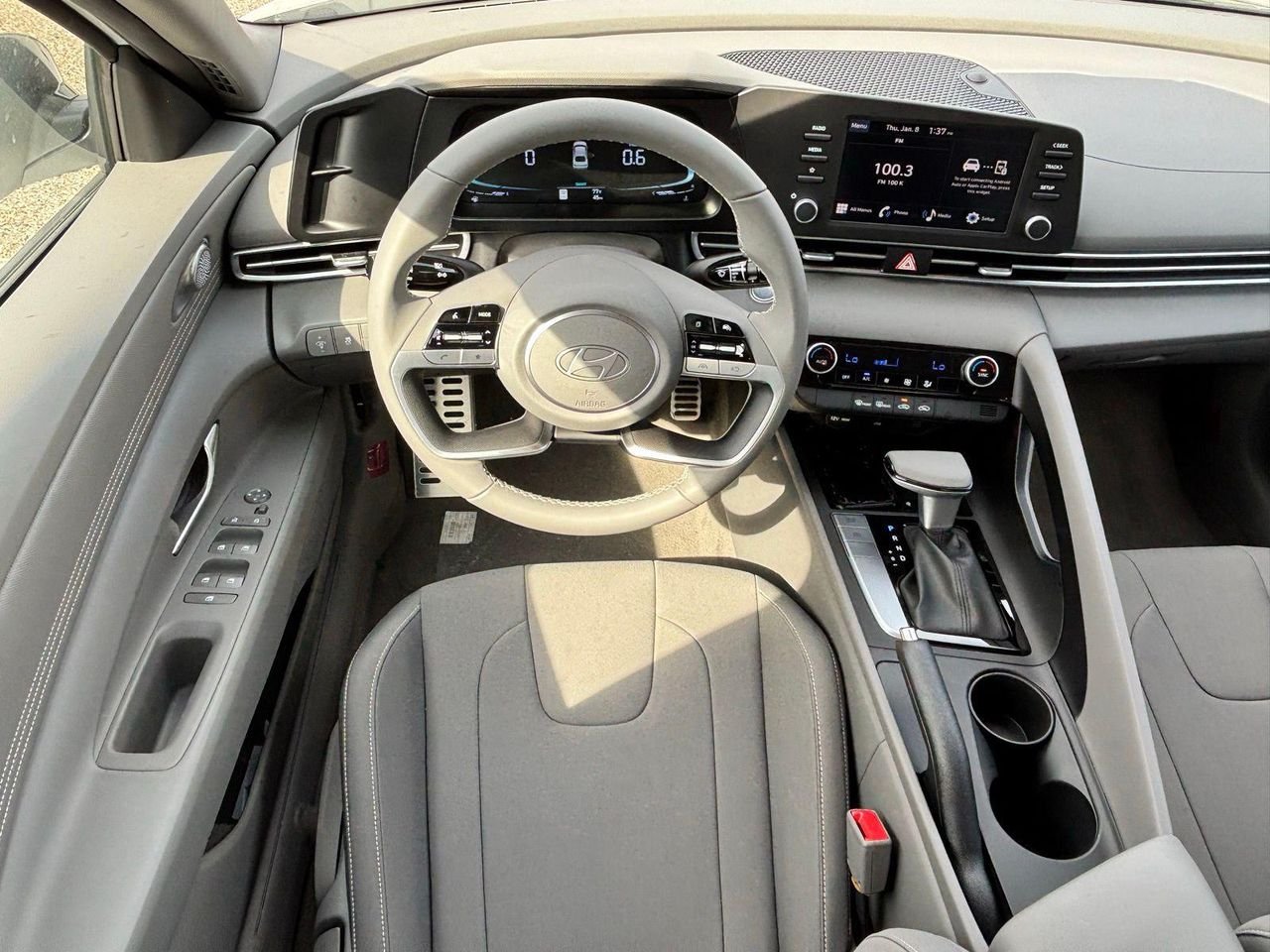 2025 Hyundai Elantra SEL - Photo 8