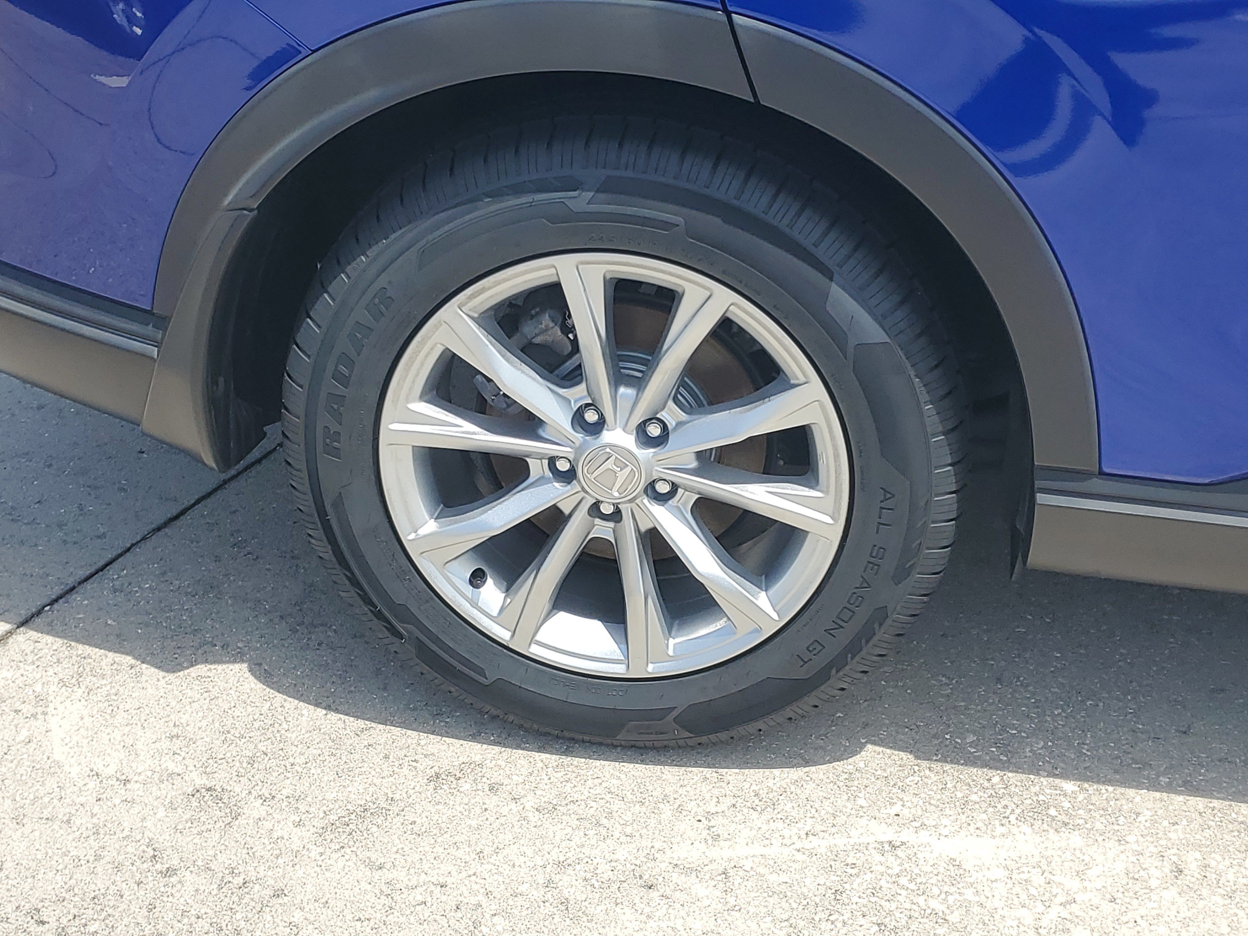 Used 2024 Sparkle Silver Honda EX-L image 7