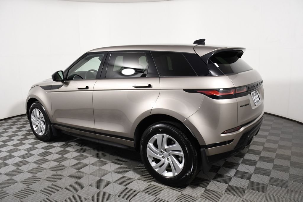 Used 2023 Lantau Bronze Metallic Land Rover Dynamic image 3