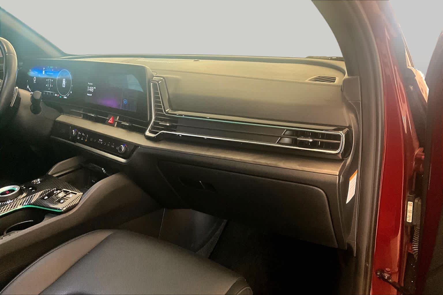 Used 2024 Dawning Red Kia X-Line Prestige image 17