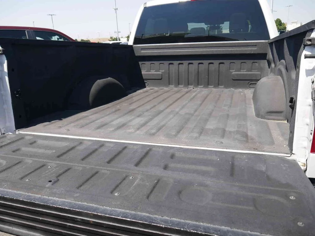 Used 2019 White Ford XLT image 9
