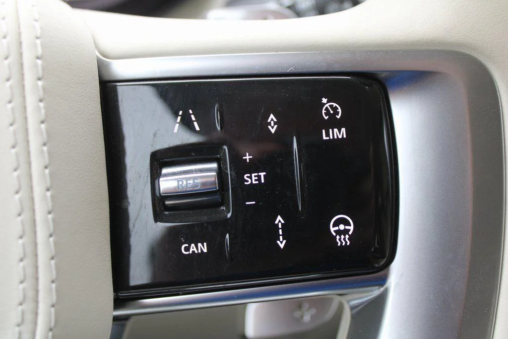 New 2024 Ostuni Pearl White Land Rover SV image 37