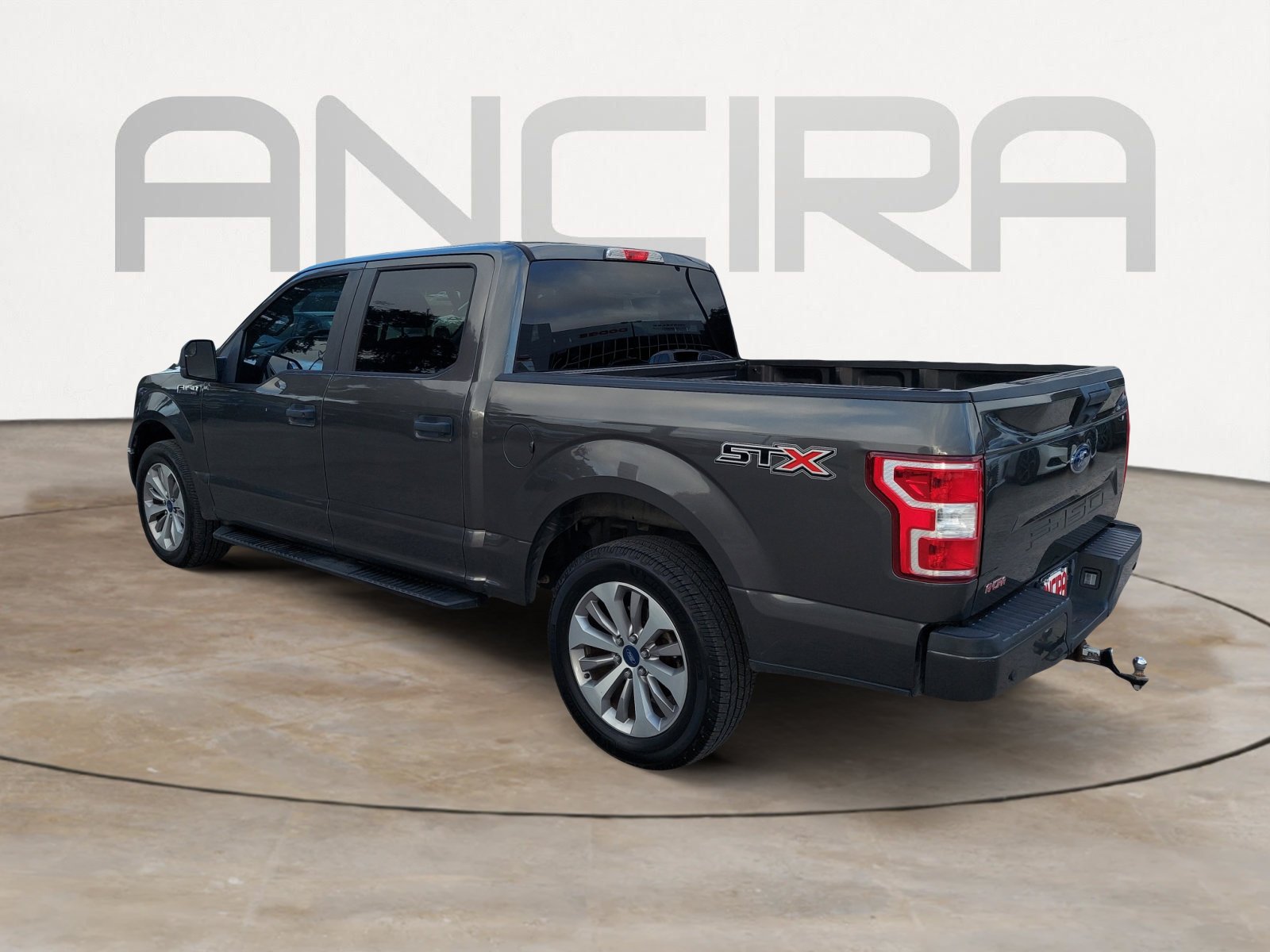 Used 2018 Magnetic Metallic Ford XL image 8