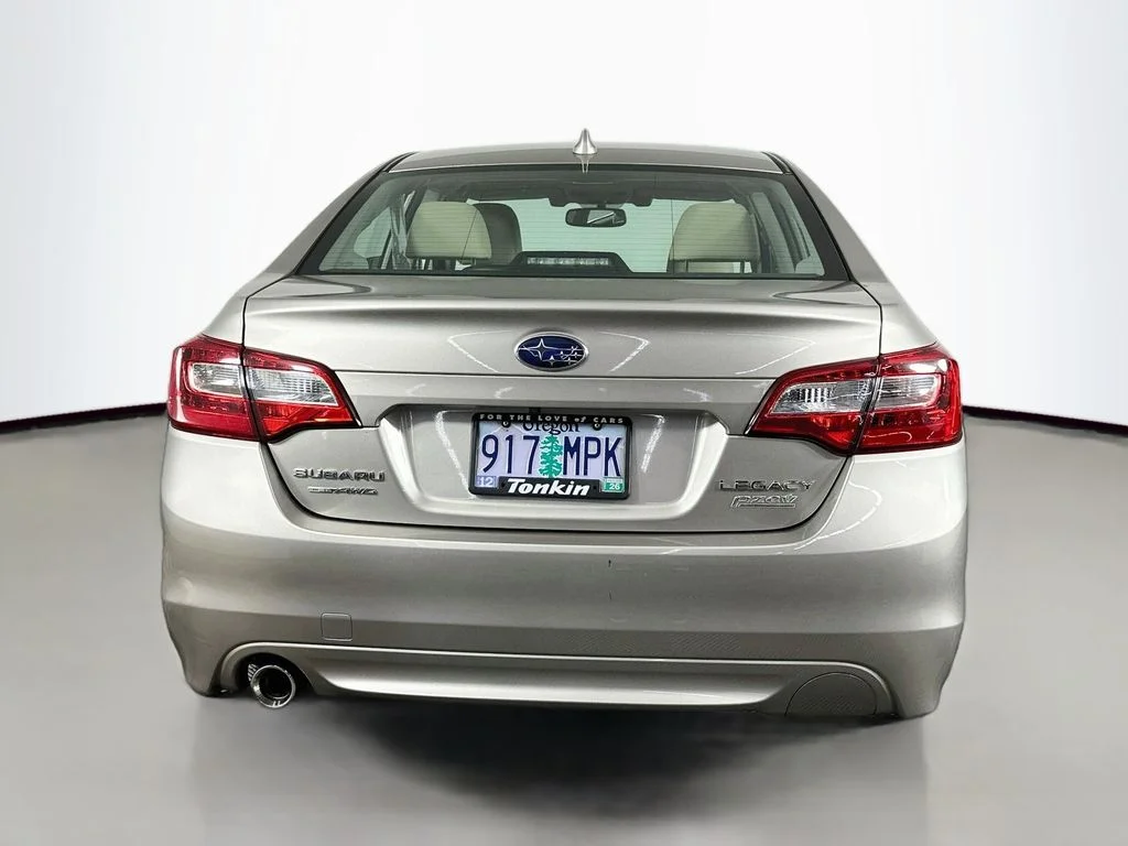 Used 2016 Tungsten Metallic Subaru 2.5i image 7