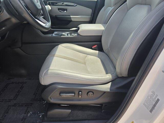 Used 2025 Platinum White Pearl Honda Touring image 10