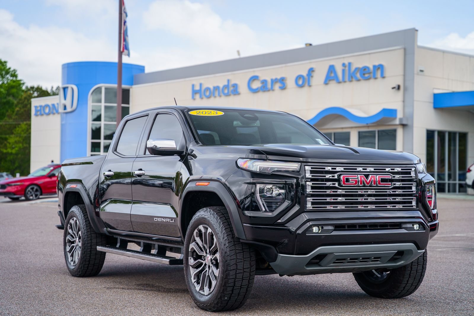 2023 GMC Canyon 4WD Denali Crew Cab Short Box's photo