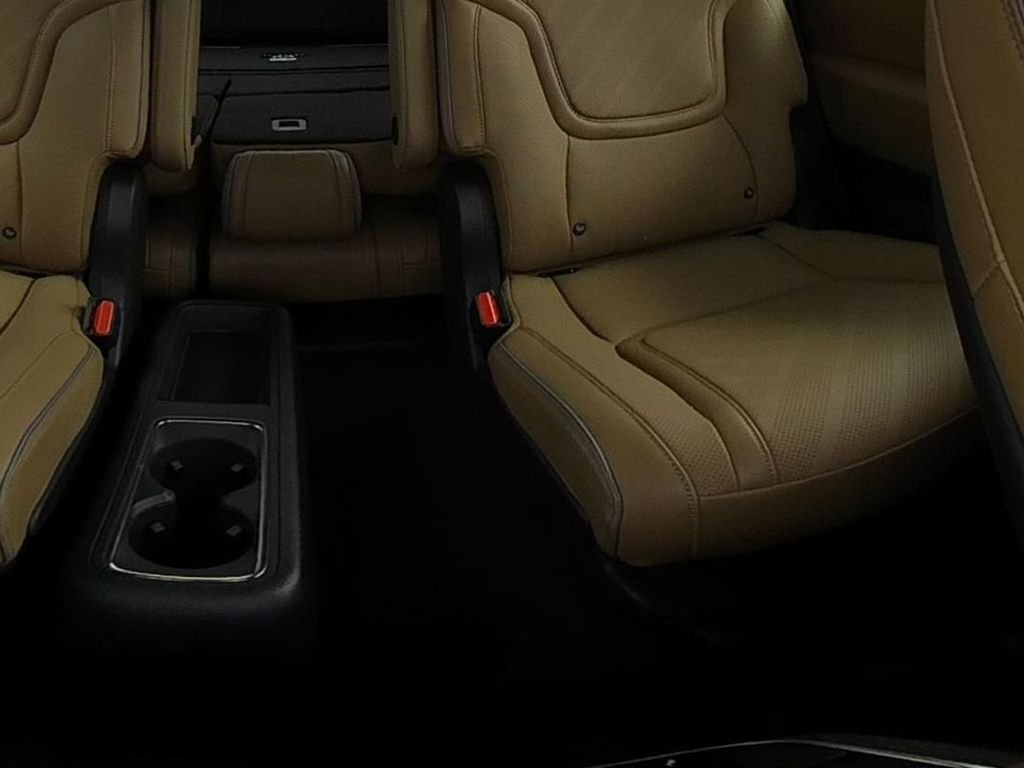 New 2026 Black INFINITI LUXE image 30