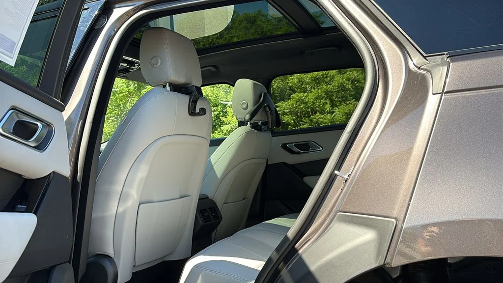 New 2026 Charente Grey LAND ROVER S image 21