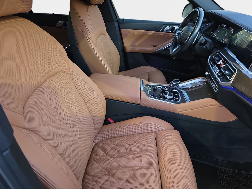 Used 2023 Black BMW M50i image 12
