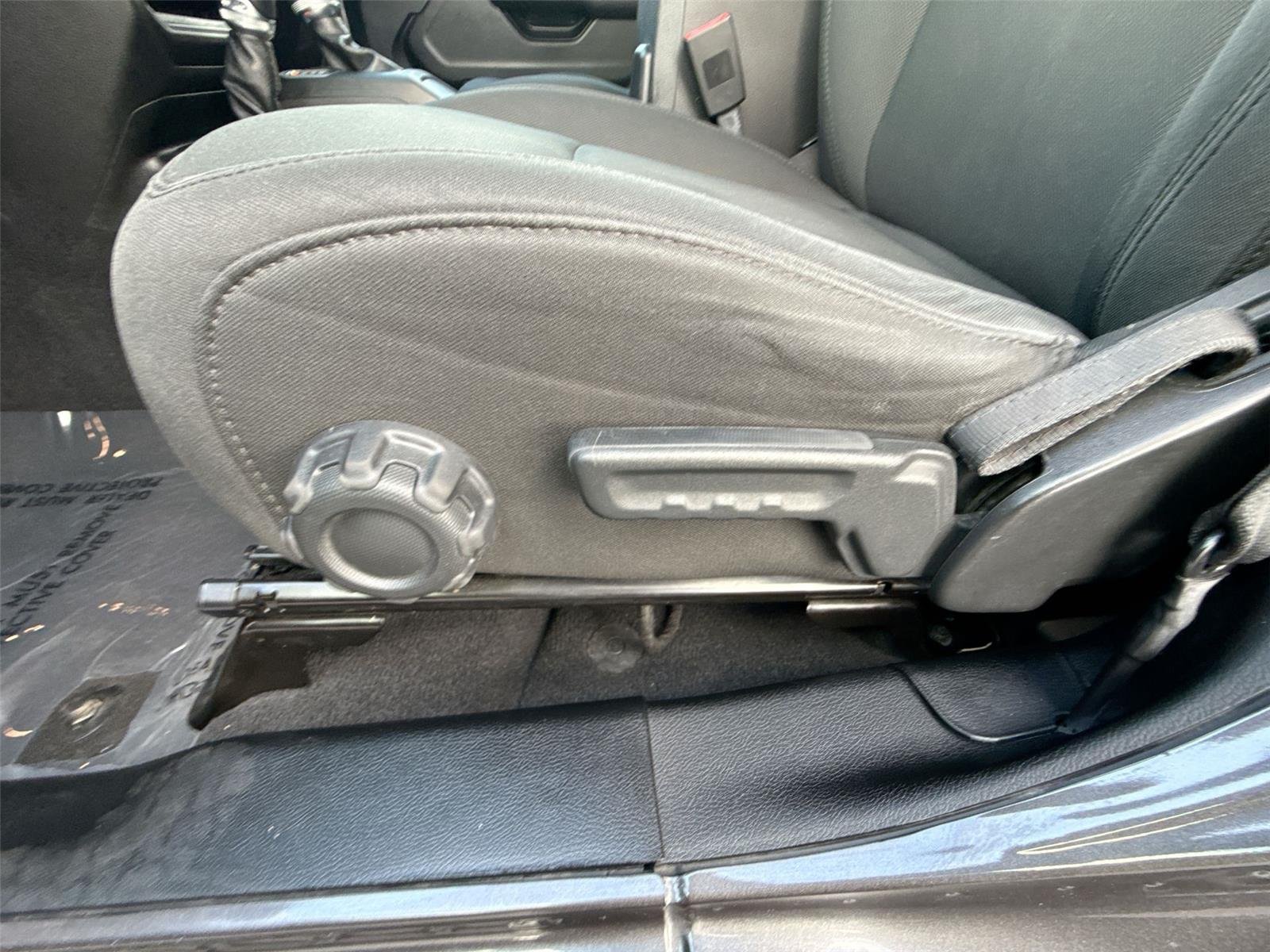 Used 2018 Granite Crystal Metallic Clearcoat Jeep Sport S image 17