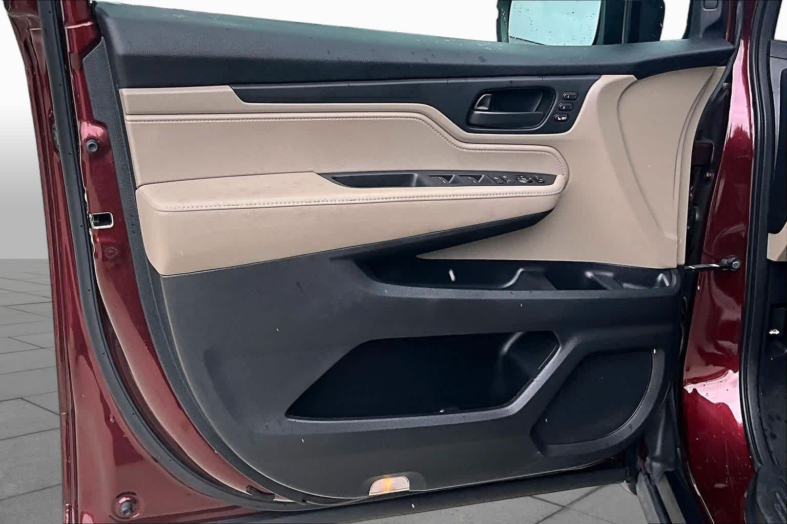 Used 2018 Deep Scarlet Pearl Honda EX-L image 20