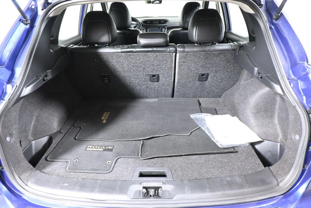 Used 2017 Blue Nissan SL image 34