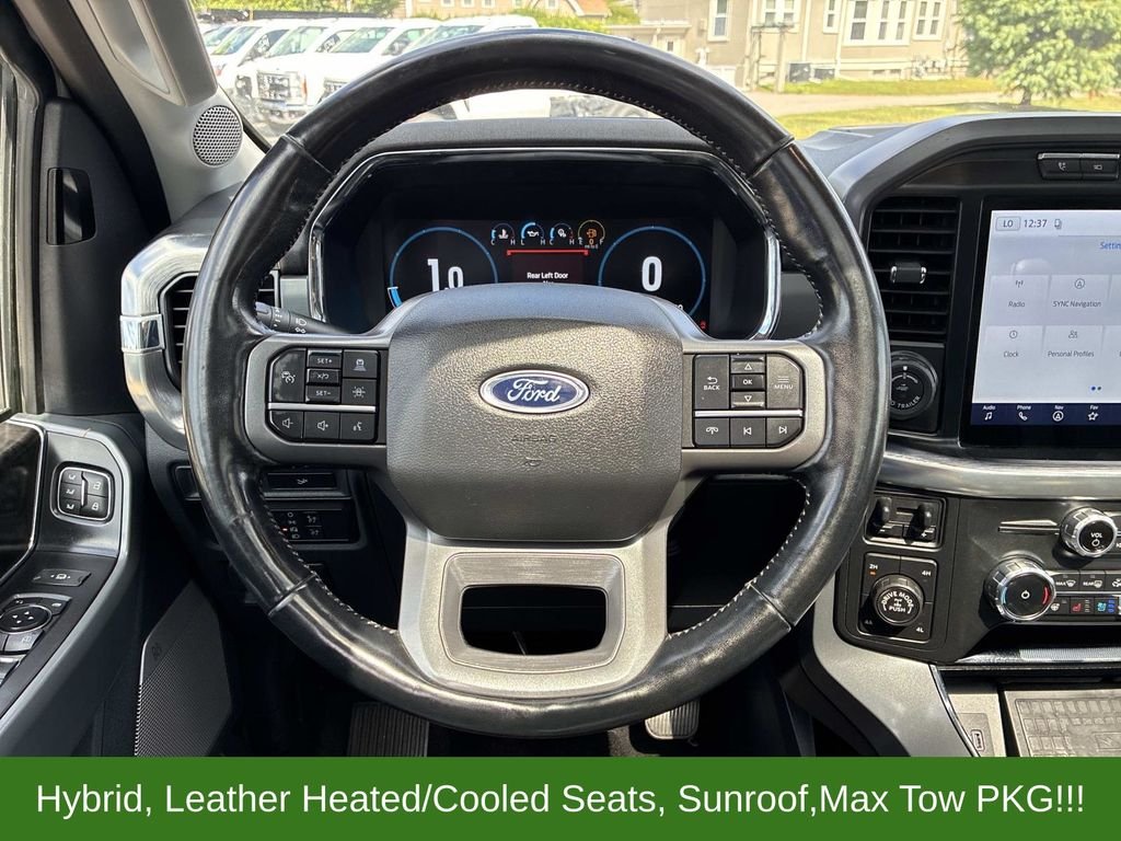 Used 2022 White Ford Lariat image 27