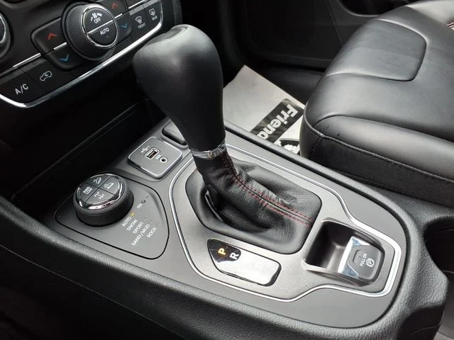 Used 2022 Gray Jeep Trailhawk image 26