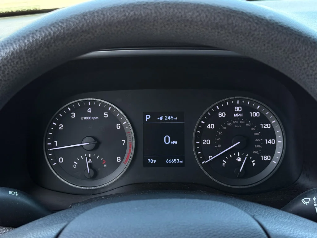 Used 2019  Hyundai Value image 32