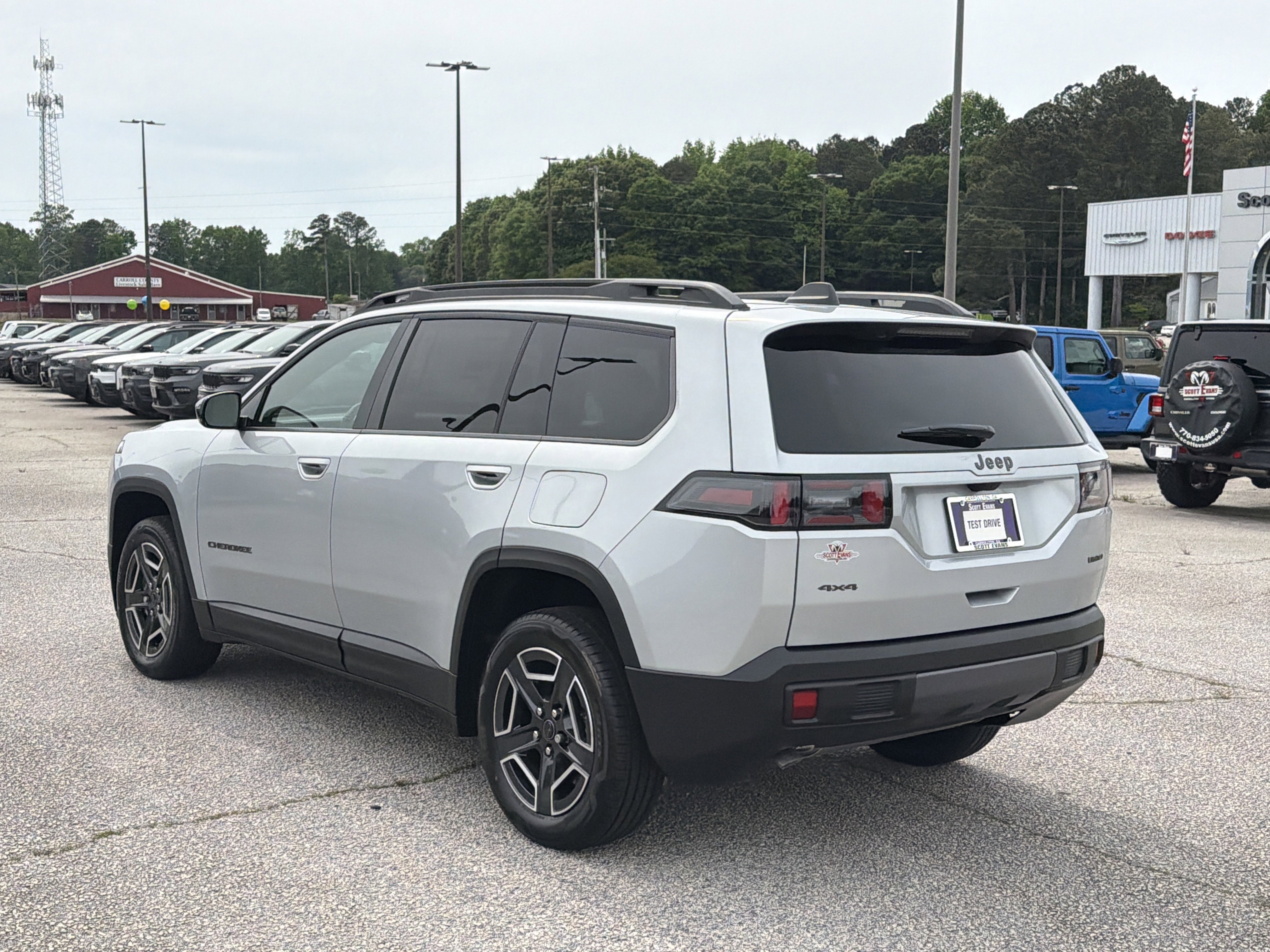 New 2026 Silver Zynith Clear-Coat Exterior Paint Jeep Limited image 6