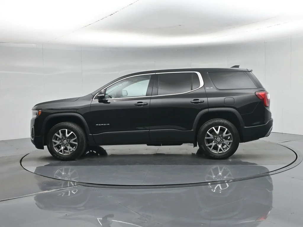 Used 2022 Black GMC SLE image 32